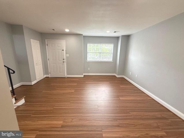 14870 EMBERDALE DR, Woodbridge, VA 22193