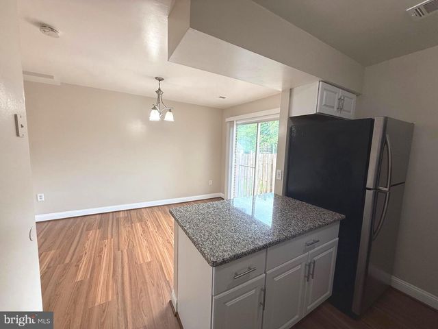 14870 EMBERDALE DR, Woodbridge, VA 22193