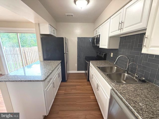 14870 EMBERDALE DR, Woodbridge, VA 22193