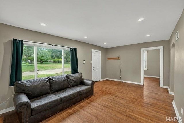 324 Averill, St Louis, MO 63135