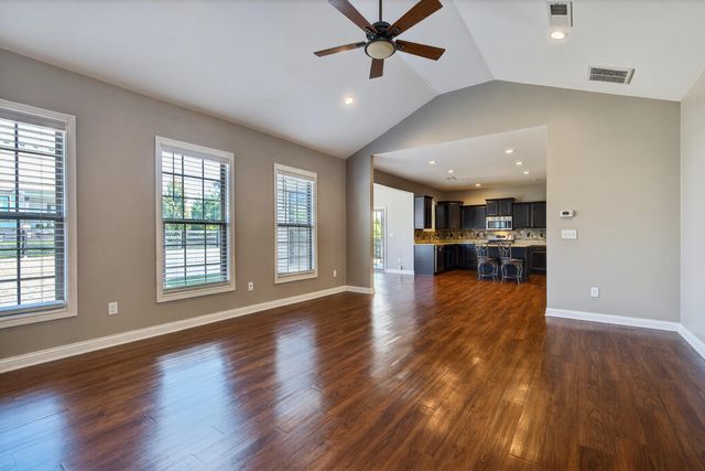 104 Maxwell Avenue, Nicholasville, KY 40356