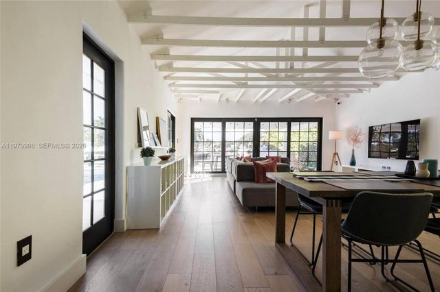 524 Oleander Dr, Hallandale Beach, FL 33009