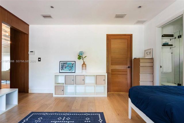 524 Oleander Dr, Hallandale Beach, FL 33009