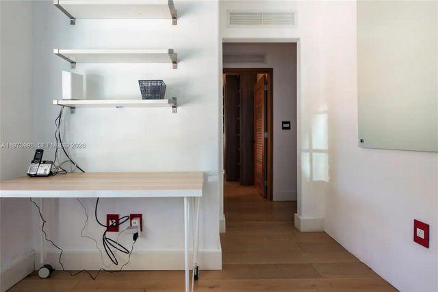 524 Oleander Dr, Hallandale Beach, FL 33009