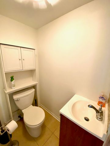 2346 Old Kings Court 2346, Schaumburg, IL 60194