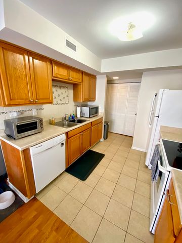 2346 Old Kings Court 2346, Schaumburg, IL 60194