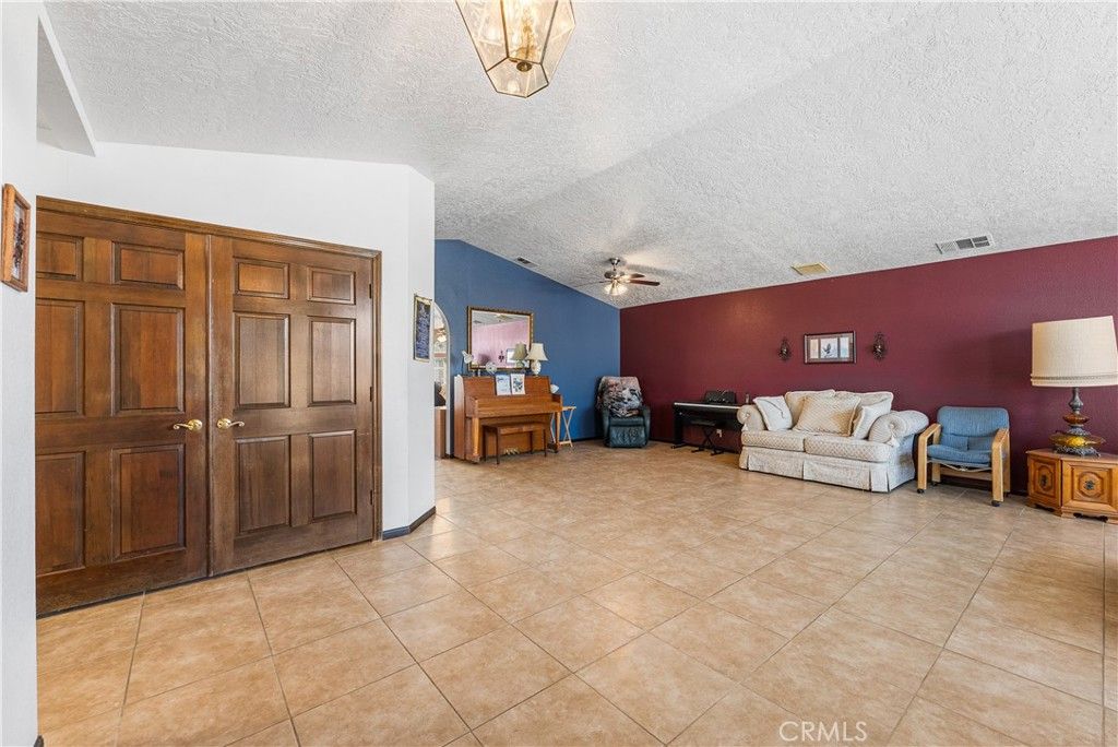 Image 11 of property listing at 40508 E 154th Street, Lancaster, CA 93535