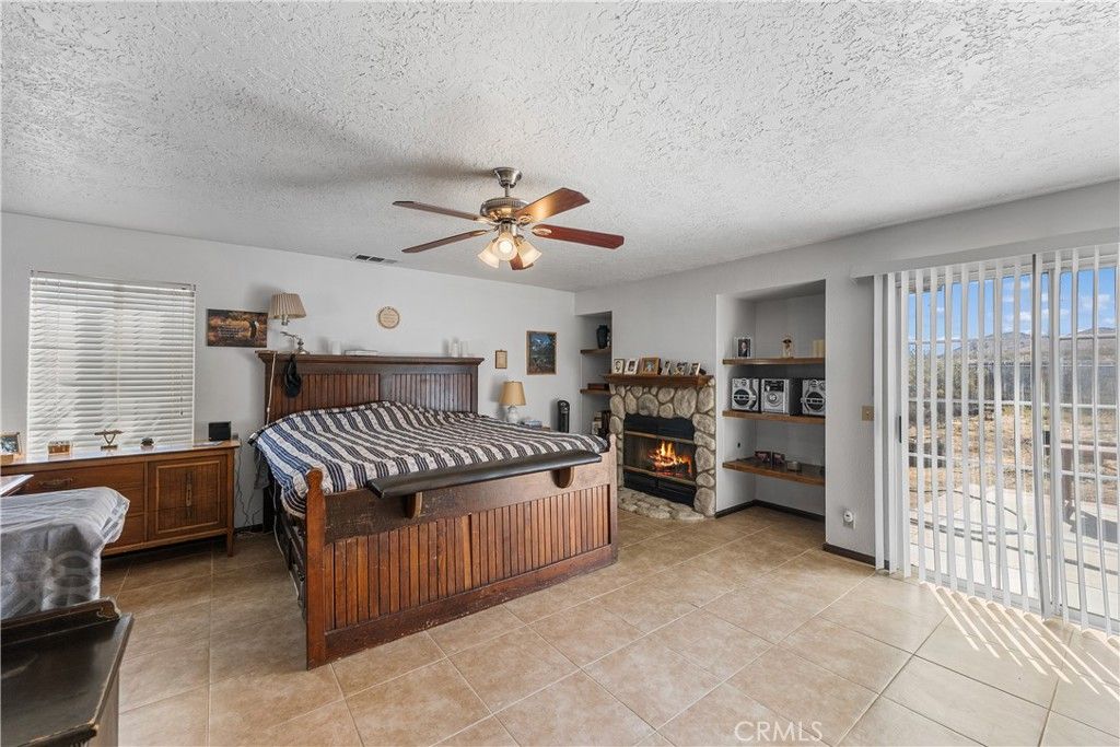 Image 13 of property listing at 40508 E 154th Street, Lancaster, CA 93535