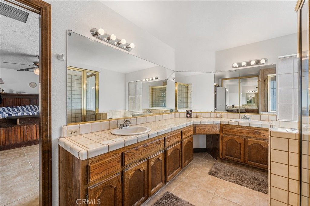 Image 15 of property listing at 40508 E 154th Street, Lancaster, CA 93535