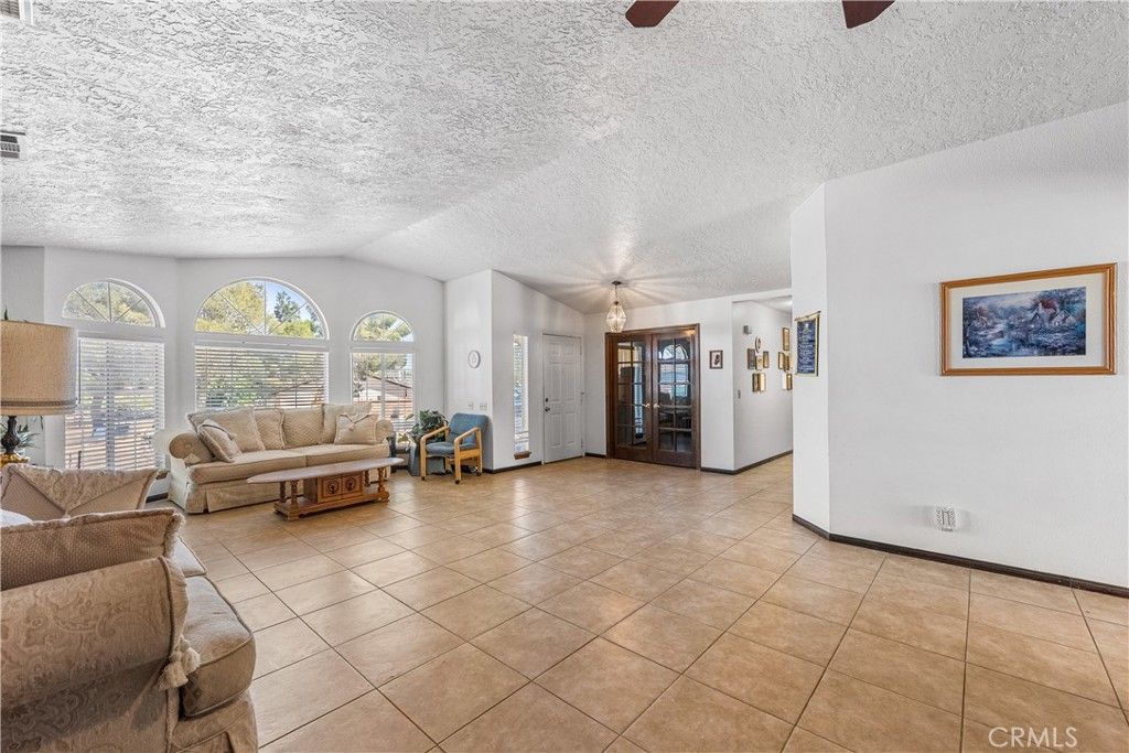 Image 7 of property listing at 40508 E 154th Street, Lancaster, CA 93535