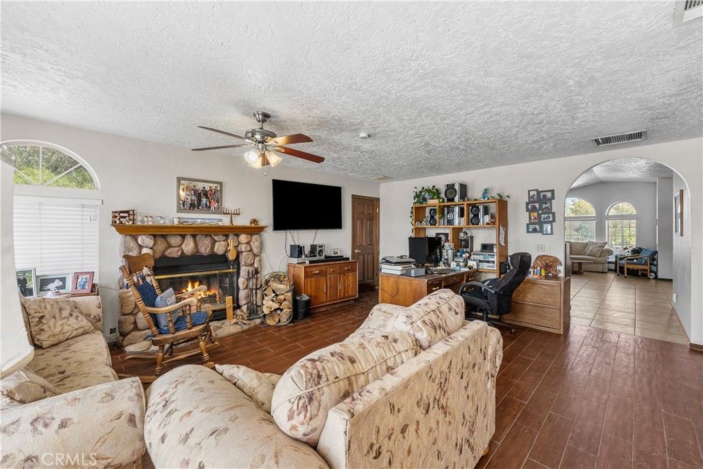 Image 8 of property listing at 40508 E 154th Street, Lancaster, CA 93535