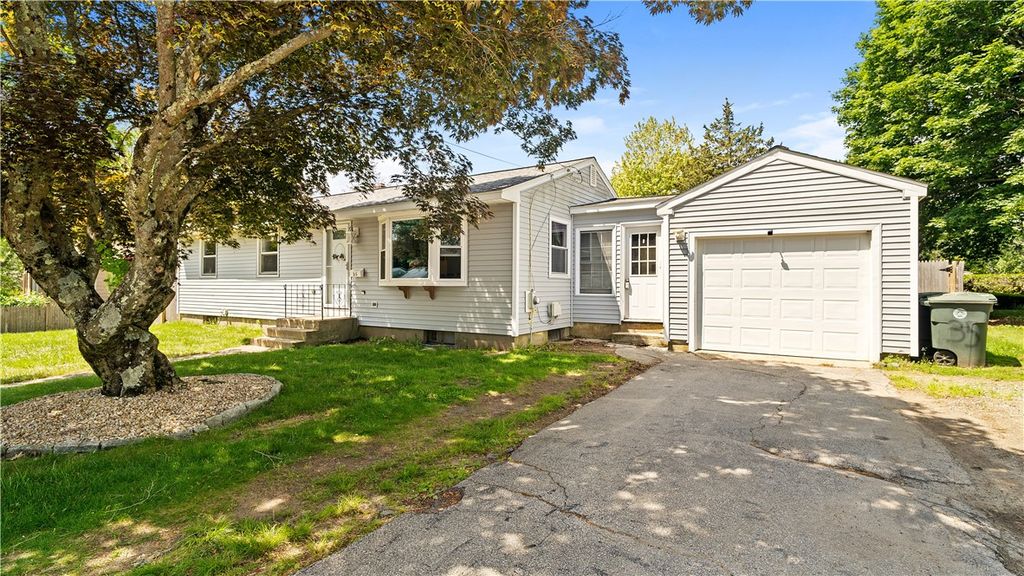 35 Meredith Drive, Coventry, RI 02816