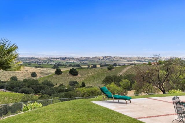 4205 High Grove, Templeton, CA 93465