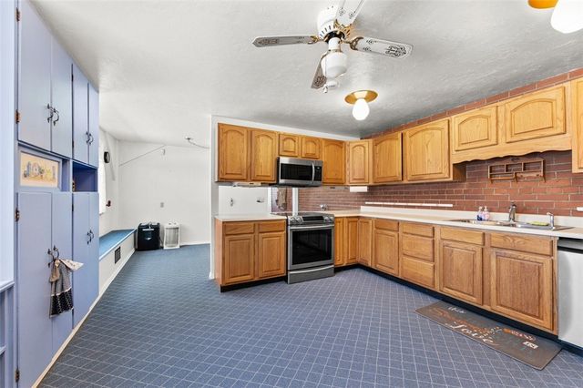 1920 Grandview Ave, Irwin, PA 15642