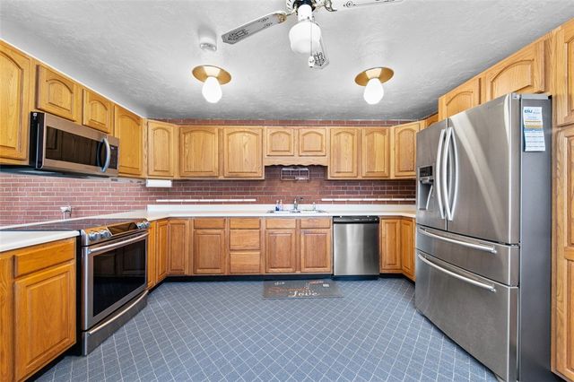 1920 Grandview Ave, Irwin, PA 15642