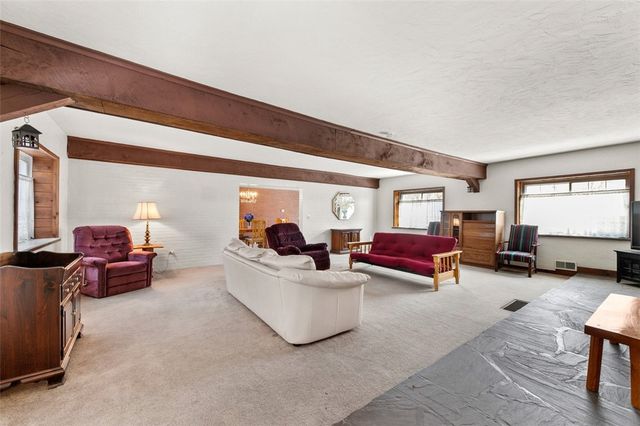 1920 Grandview Ave, Irwin, PA 15642