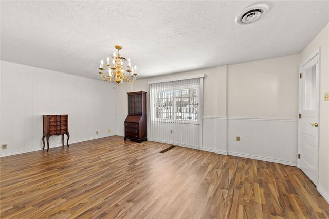 1920 Grandview Ave, Irwin, PA 15642