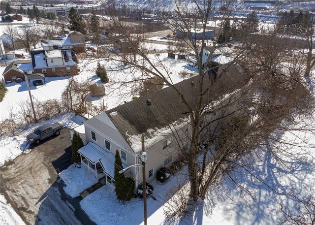 1920 Grandview Ave, Irwin, PA 15642