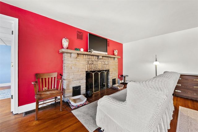 1920 Grandview Ave, Irwin, PA 15642