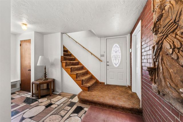 1920 Grandview Ave, Irwin, PA 15642