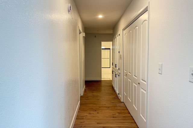 230 E Kennedy Avenue, Tulare, CA 93274