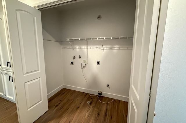 230 E Kennedy Avenue, Tulare, CA 93274