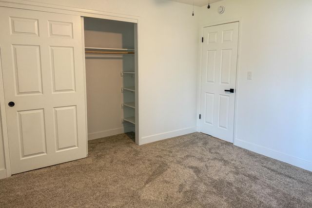 230 E Kennedy Avenue, Tulare, CA 93274