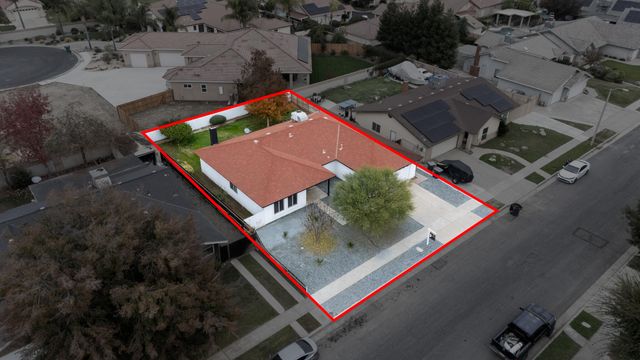 230 E Kennedy Avenue, Tulare, CA 93274