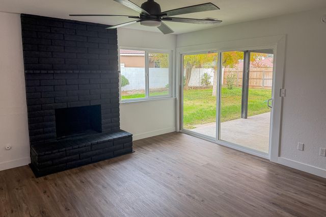 230 E Kennedy Avenue, Tulare, CA 93274