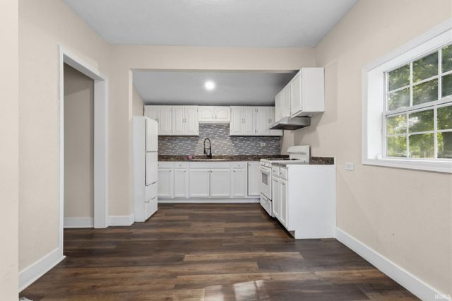 705 W Indiana Avenue, Elkhart, IN 46516