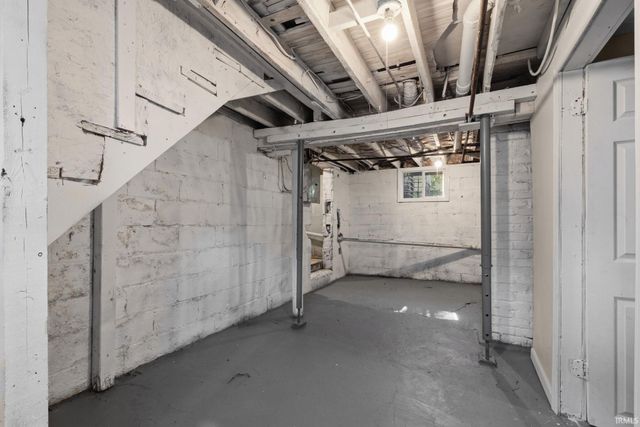 705 W Indiana Avenue, Elkhart, IN 46516