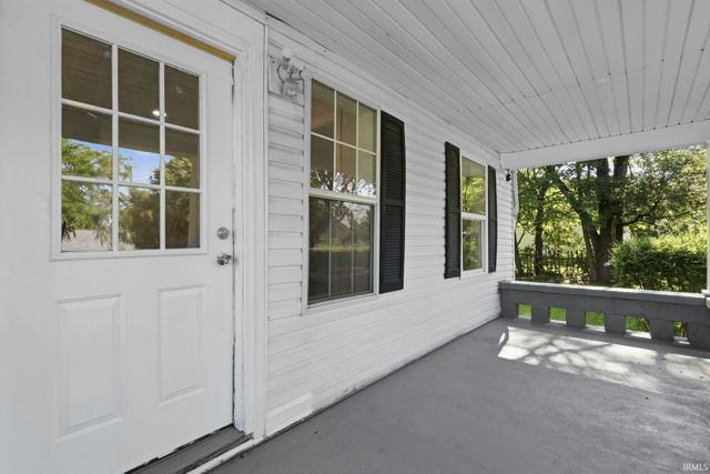 705 W Indiana Avenue, Elkhart, IN 46516