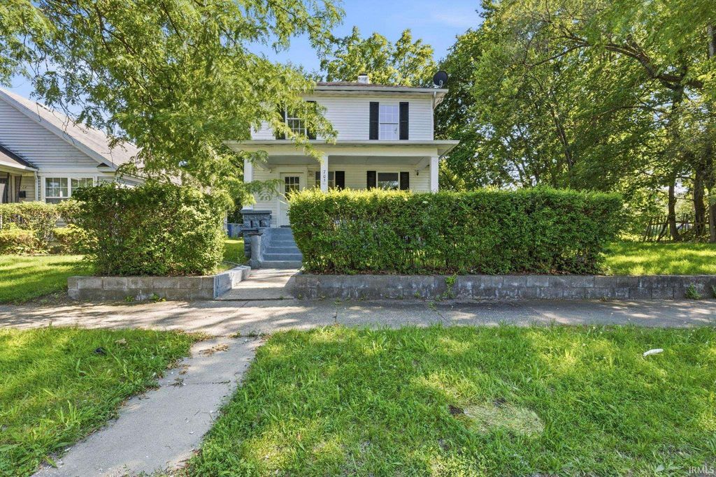 705 W Indiana Avenue, Elkhart, IN 46516