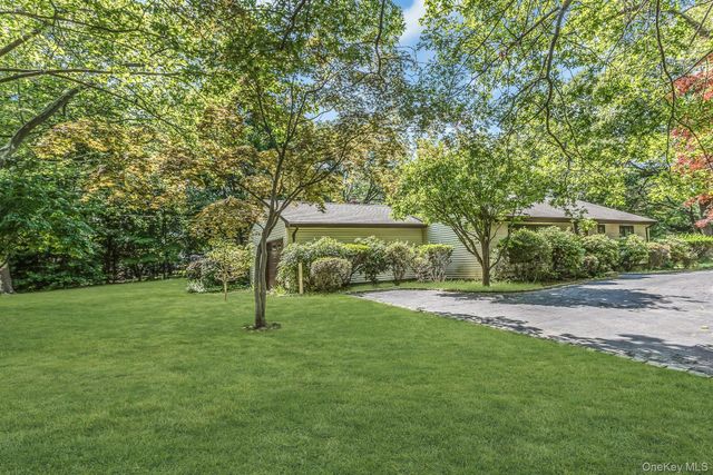 1 Duffy Court, Northport, NY 11768