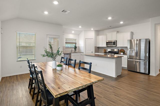 505 Golden Plains PKWY, Hutto, TX 78634