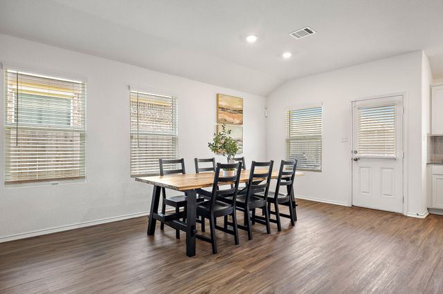 505 Golden Plains PKWY, Hutto, TX 78634