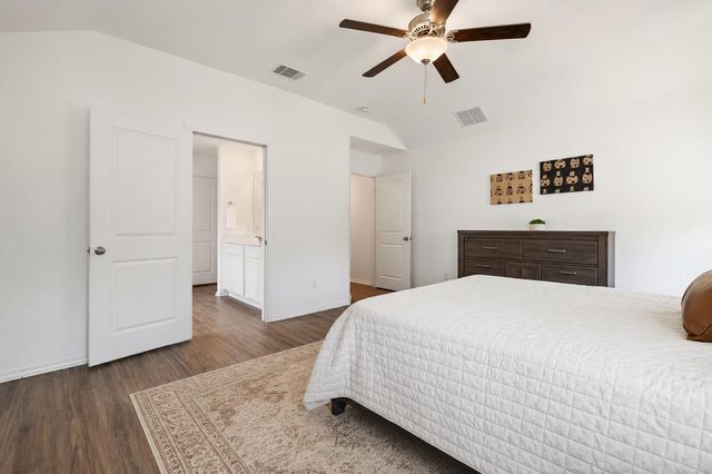 505 Golden Plains PKWY, Hutto, TX 78634