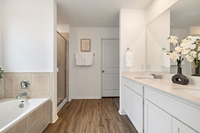 505 Golden Plains PKWY, Hutto, TX 78634