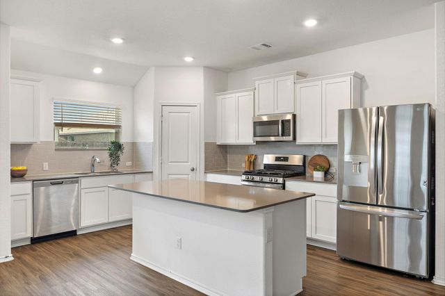 505 Golden Plains PKWY, Hutto, TX 78634