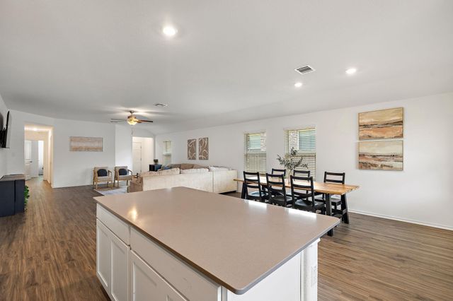 505 Golden Plains PKWY, Hutto, TX 78634