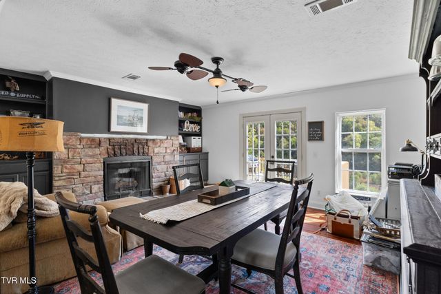 195 Gene Derrick Road, Surgoinsville, TN 37873