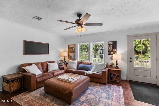 195 Gene Derrick Road, Surgoinsville, TN 37873