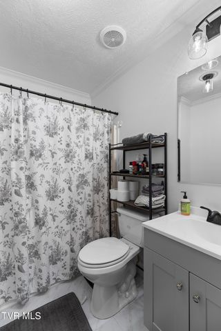 195 Gene Derrick Road, Surgoinsville, TN 37873