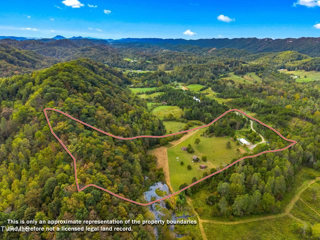 195 Gene Derrick Road, Surgoinsville, TN 37873