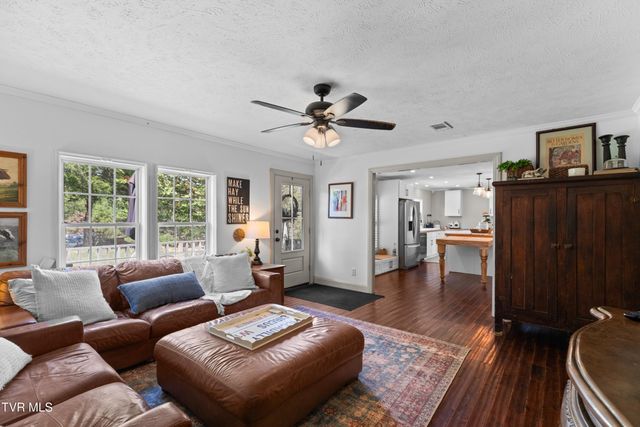 195 Gene Derrick Road, Surgoinsville, TN 37873