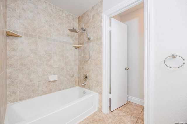 12 Lockspring, San Antonio, TX 78254