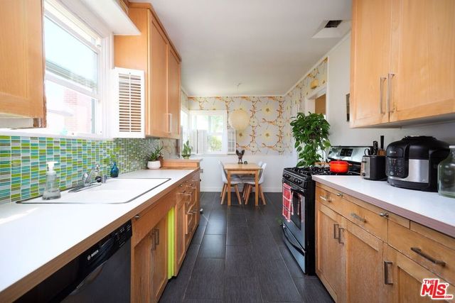 5615 Wenlock Street, Los Angeles, CA 90016