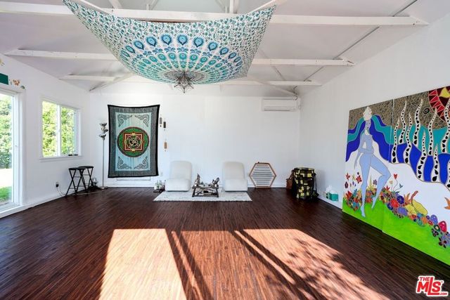 5615 Wenlock Street, Los Angeles, CA 90016