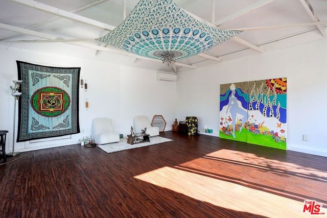 5615 Wenlock Street, Los Angeles, CA 90016