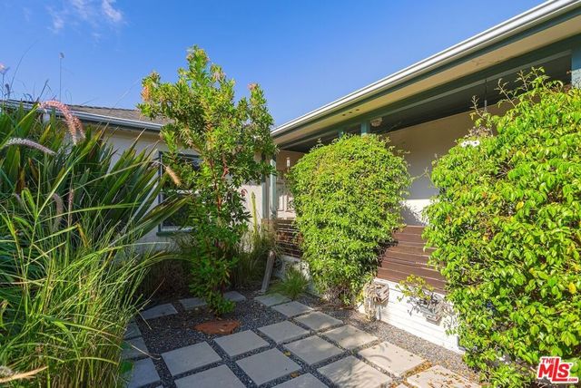 5615 Wenlock Street, Los Angeles, CA 90016